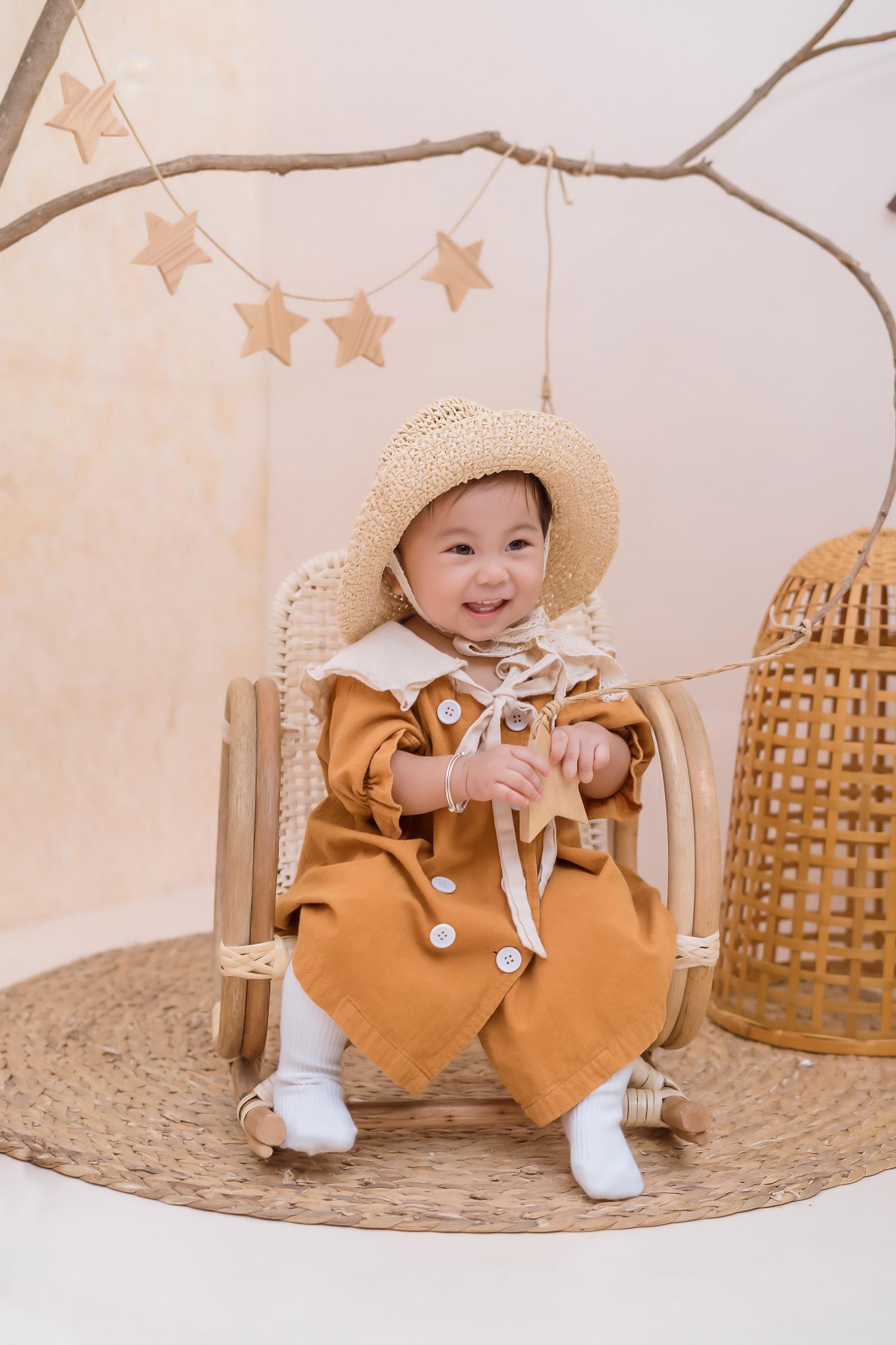 bé Hồng Anh-1 tuổi